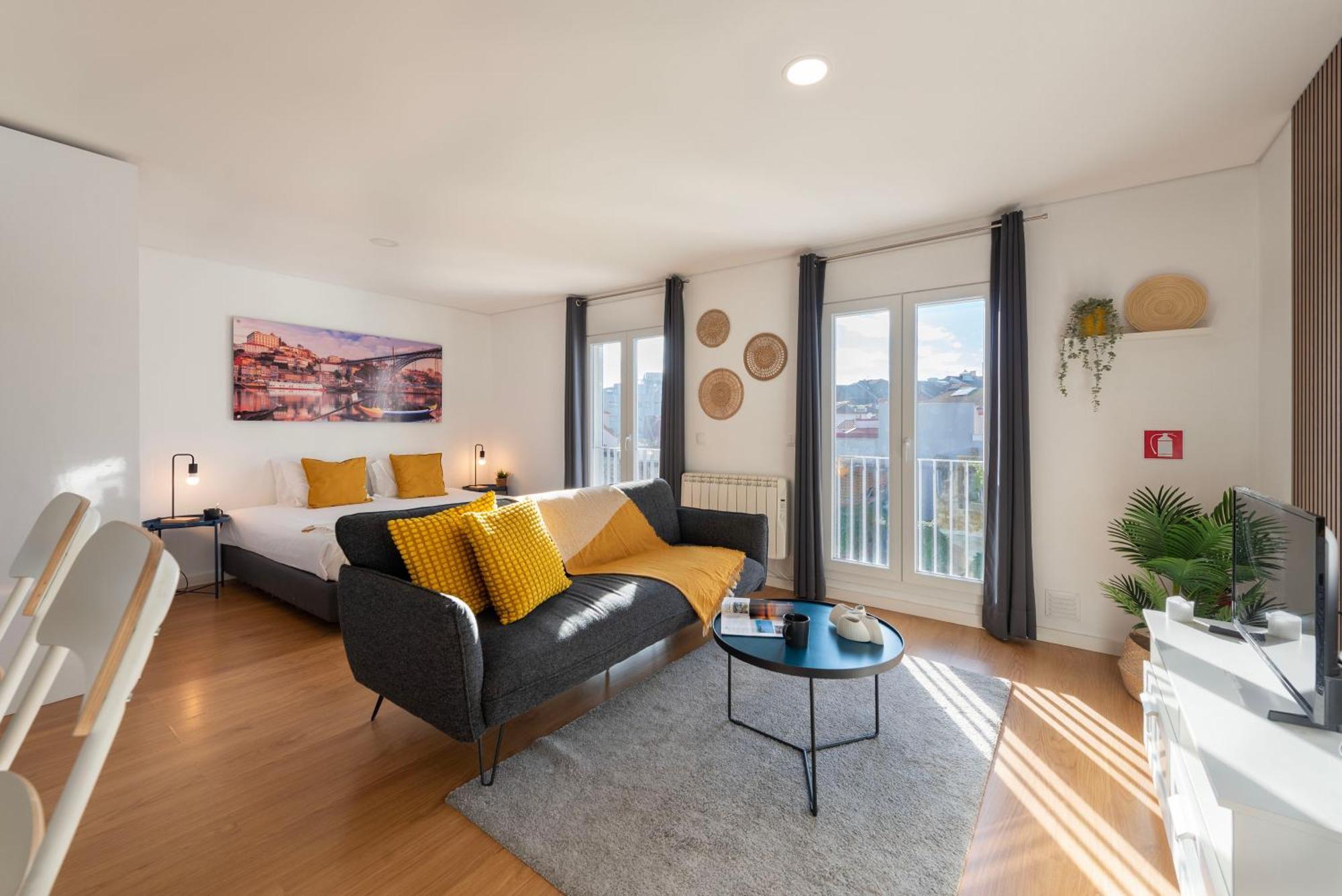 Joivy Olimpio Studio In The Heart Of The City Apartment Porto Bagian luar foto