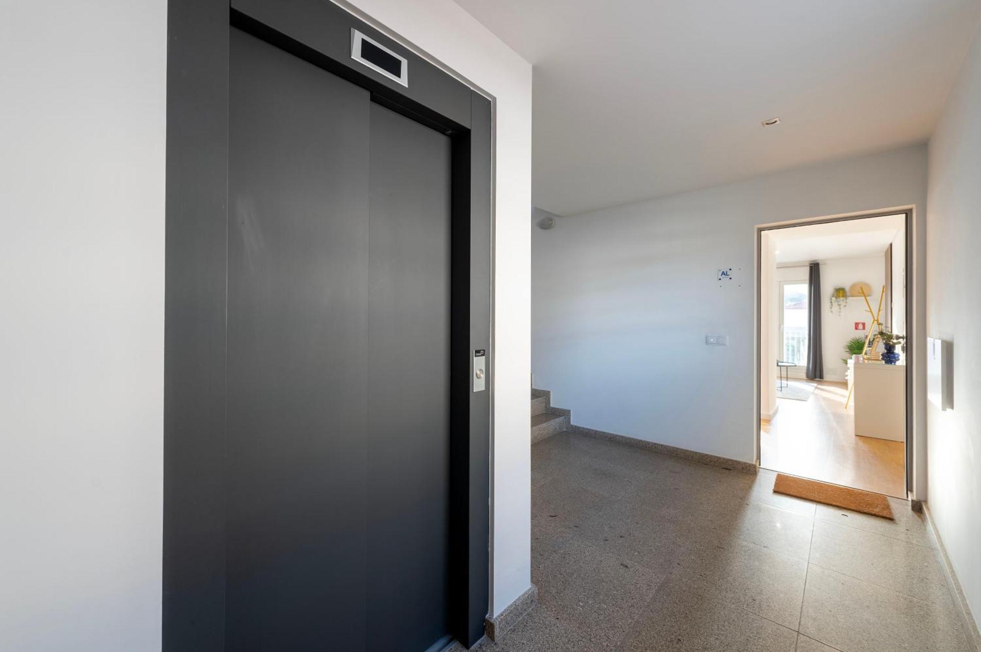 Joivy Olimpio Studio In The Heart Of The City Apartment Porto Bagian luar foto