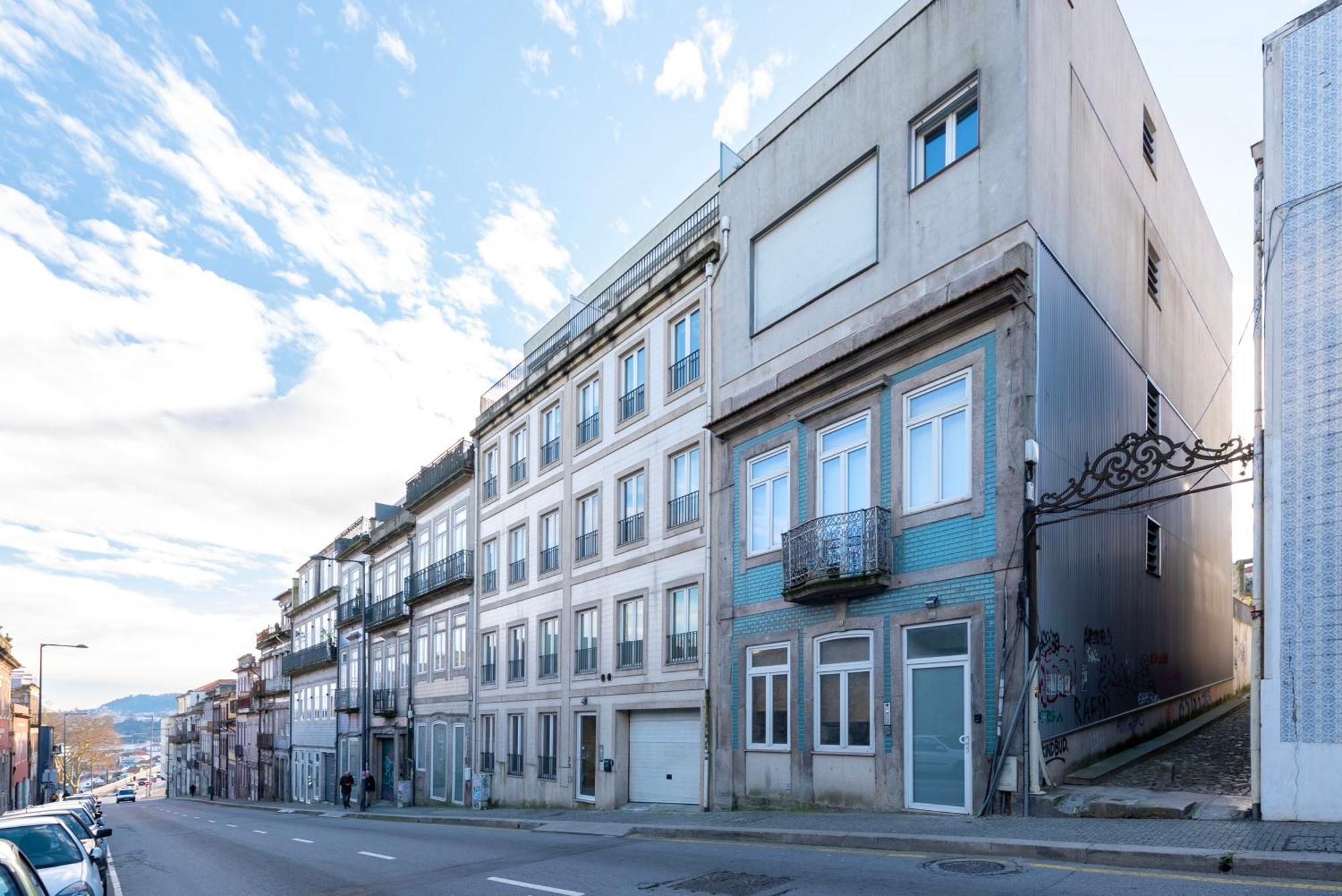 Joivy Olimpio Studio In The Heart Of The City Apartment Porto Bagian luar foto